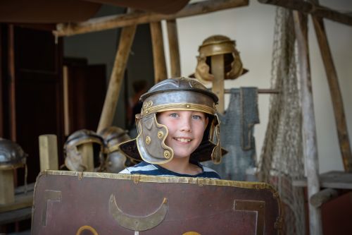 romeinse tijd-exerceren-helm2.jpg